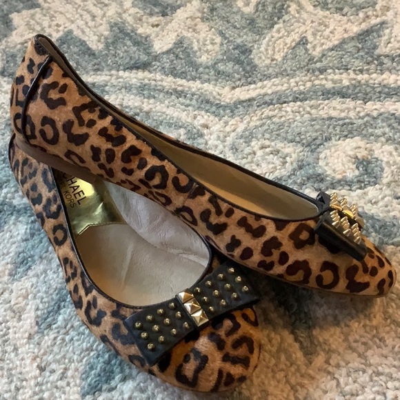 Michael Kors leopard print flats - Picture 2 of 4